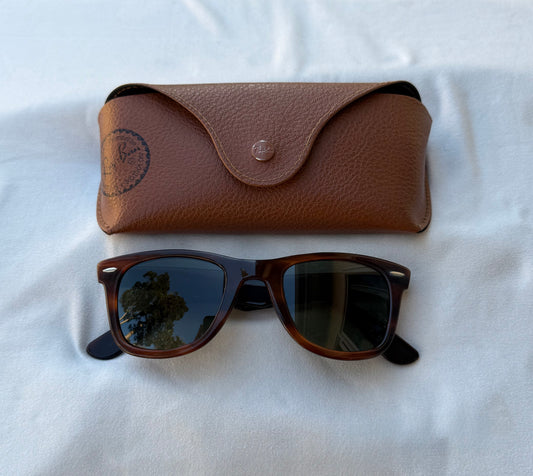 Ray-Ban Wayfarer Sunglasses with Case