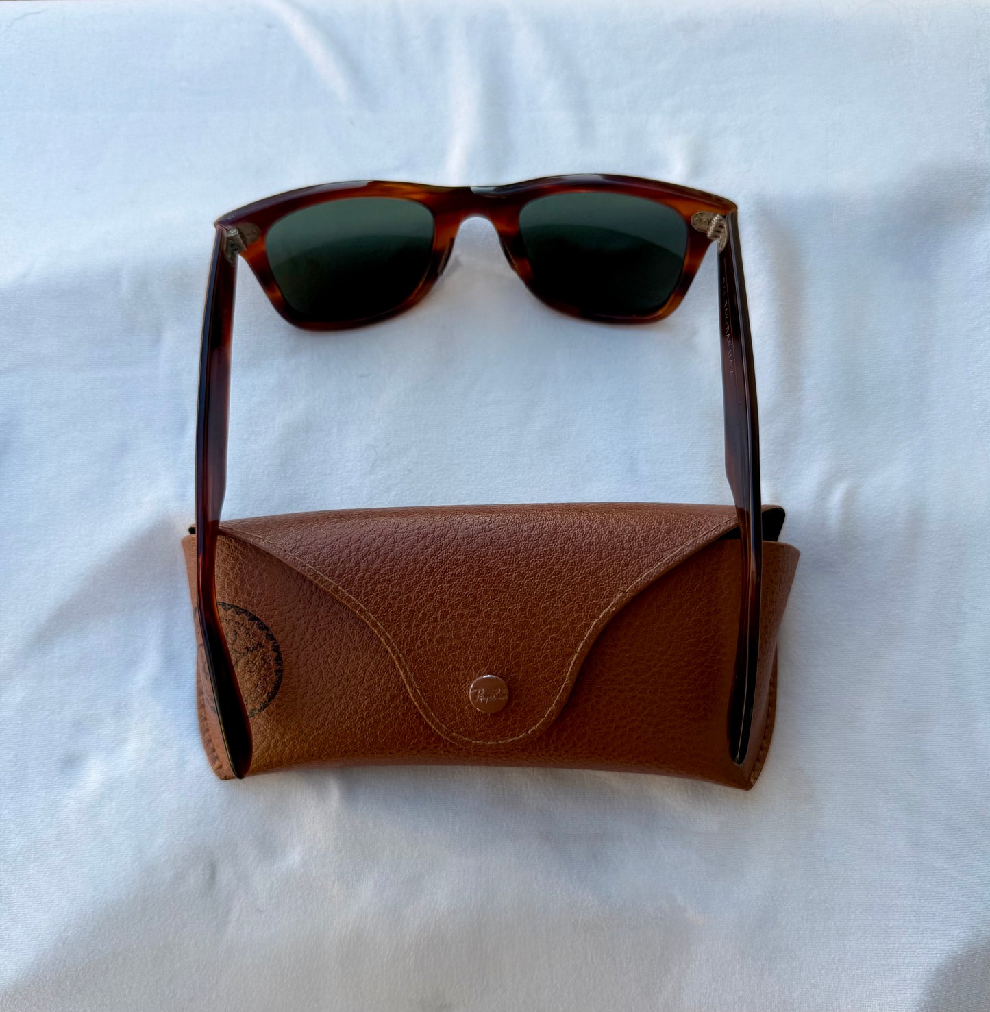 Ray-Ban Wayfarer Sunglasses with Case